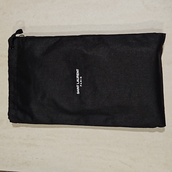 YSL Logo Patent Leather Bifold Snap Wallet w/Dustbag - Picture 14 of 14